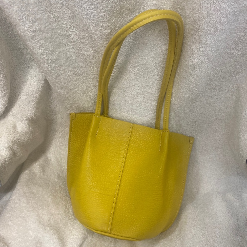 Portland Devan Bucket Tote Leather Yellow Bag